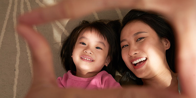 Mother's Day and social media: tips to avoid mom-shaming by Ozobot