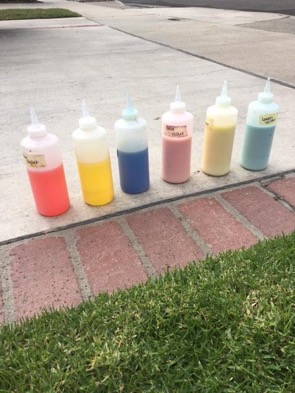 DIY science experiments for kids of all ages: color-changing squirty chalk